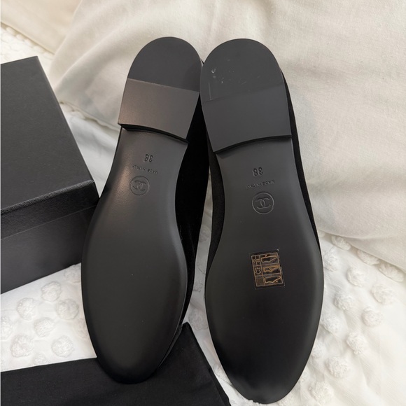 CHANEL HOLIDAY VELVET BALLET FLATS BLACK 38 BNIB - Picture 7 of 10